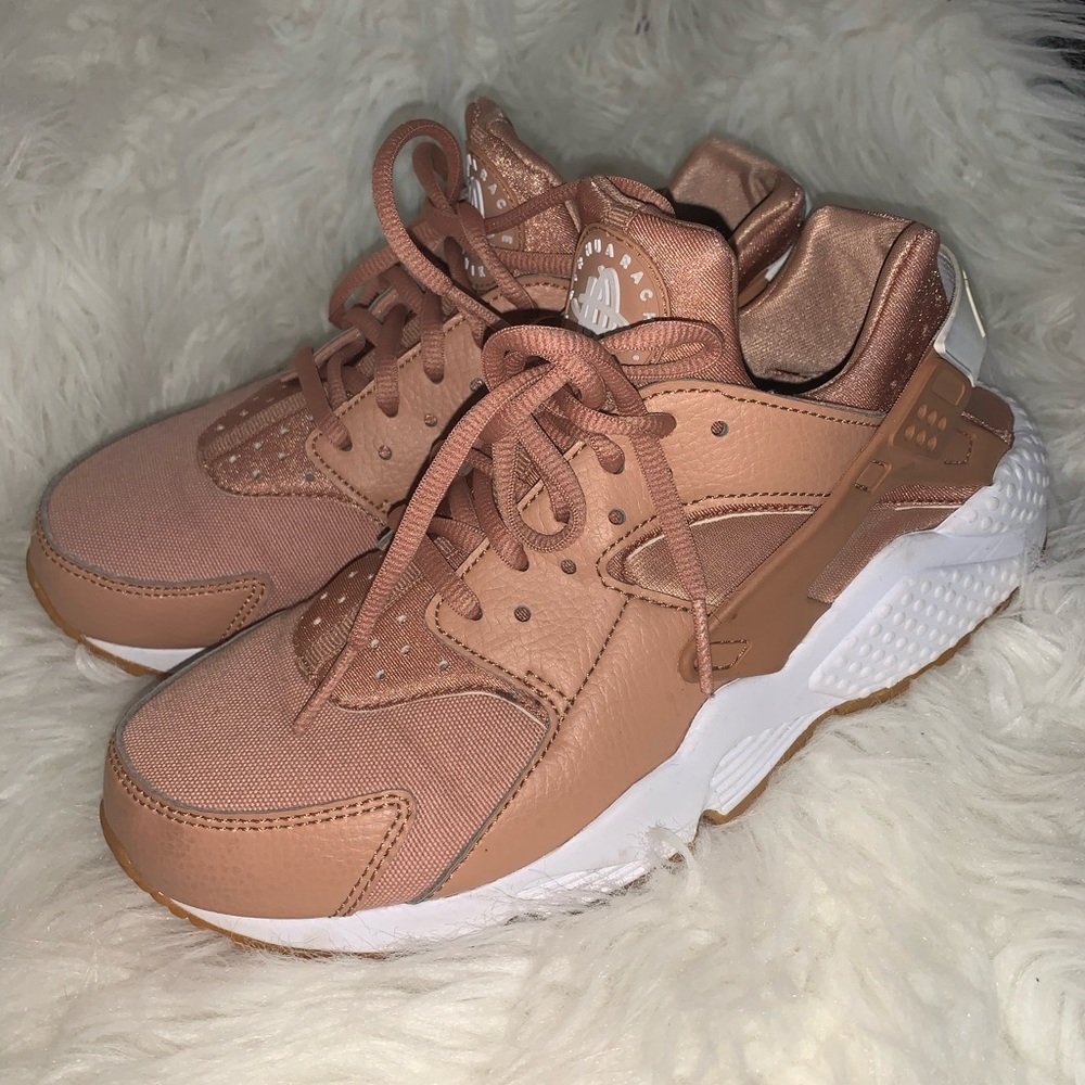 Nike Huaraches sneakers